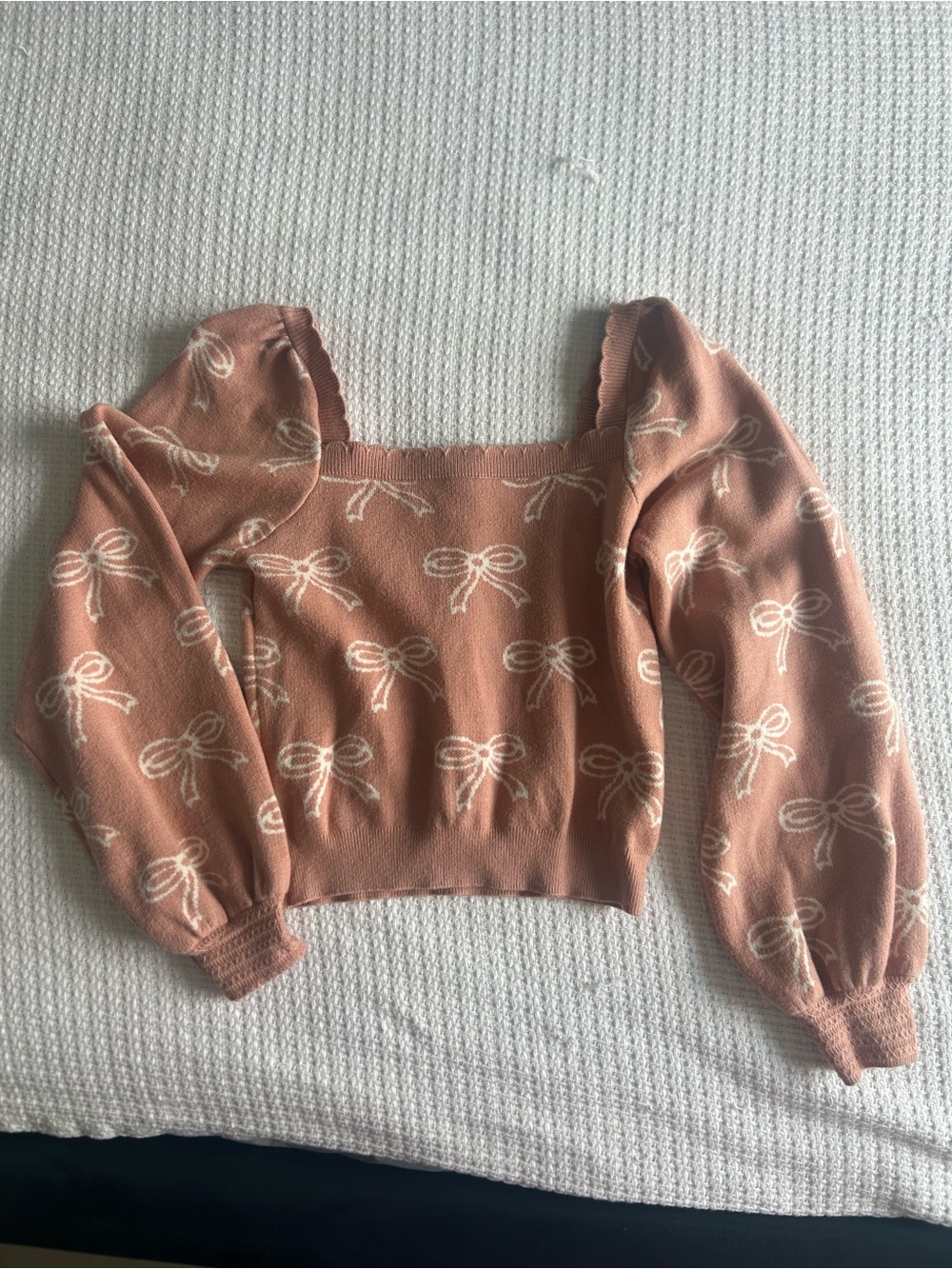Willow & Wind Bow-Print Square Neck Cropped Sweater Top